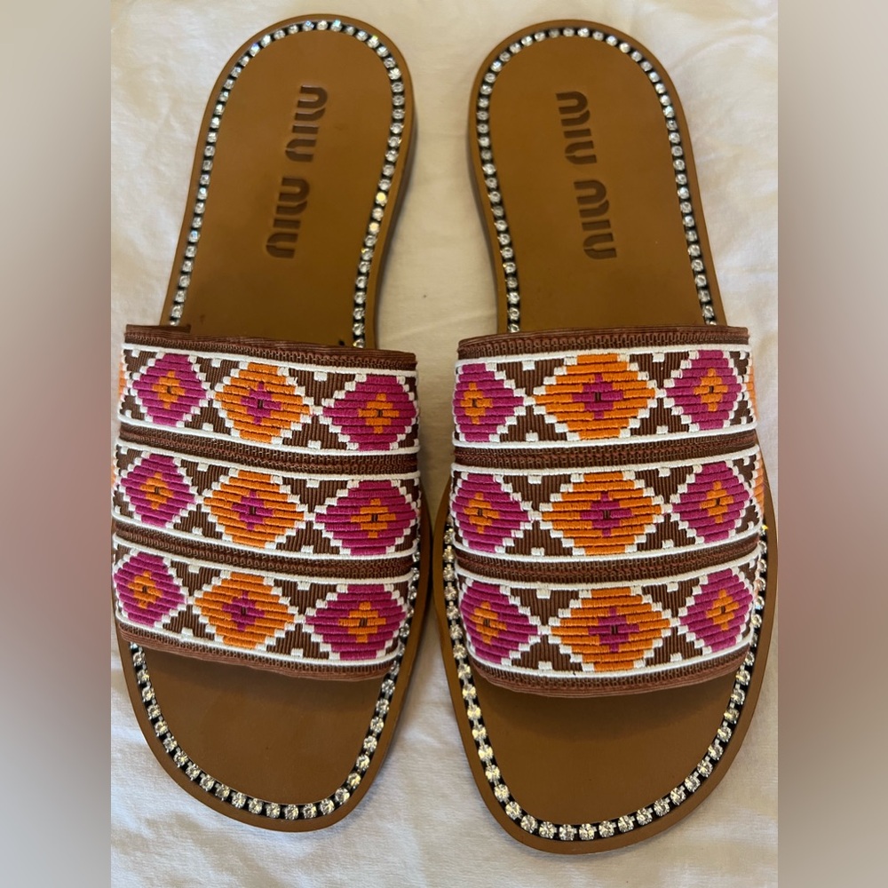 Miu Miu slides